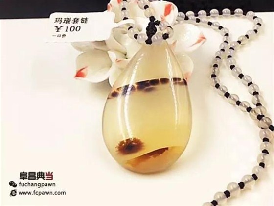 【一分钟课堂】玛瑙家族中的小奇葩&mdash;&mdash;&ldquo;水草玛瑙&rdquo;