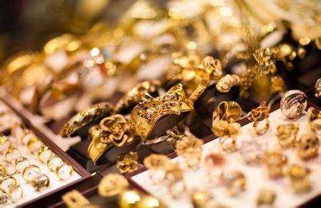 黄金典当时，黄金回收、典当金价是如何确定的呢？